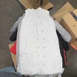 White Rectangular Sleeping Bag Size M Snap Button Closure Travel & Camping Bag